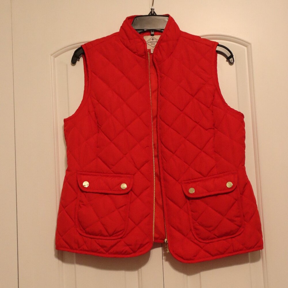St Johns Bay Red Quilted Vest with Gold Accents Size Petite Medium Casual Cozy